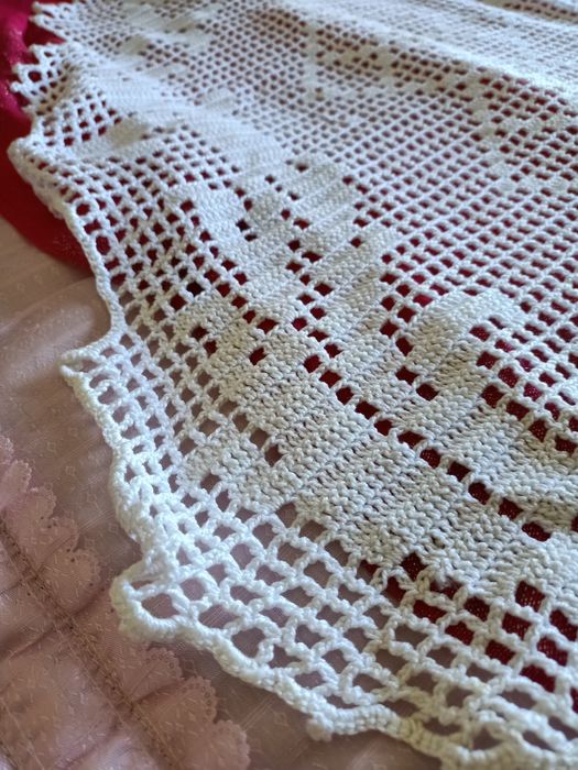 Pano centro de mesa croché  bordado á mão