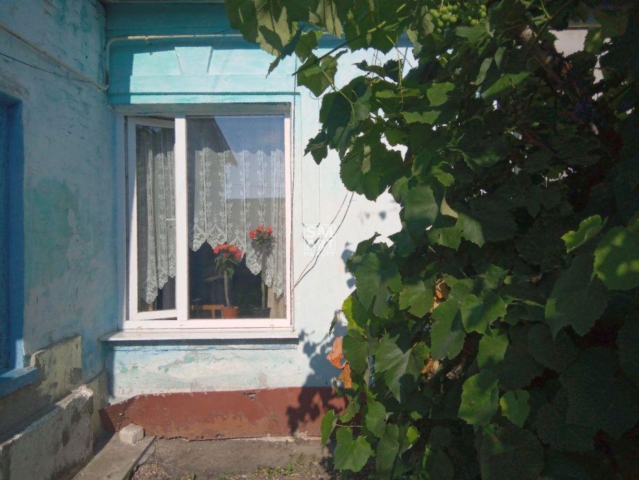 Продаю 1 кімнатну простору квартиру 34 м  у Фастові.