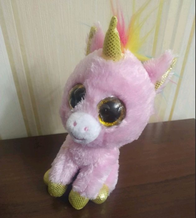 Нова  единоріжка