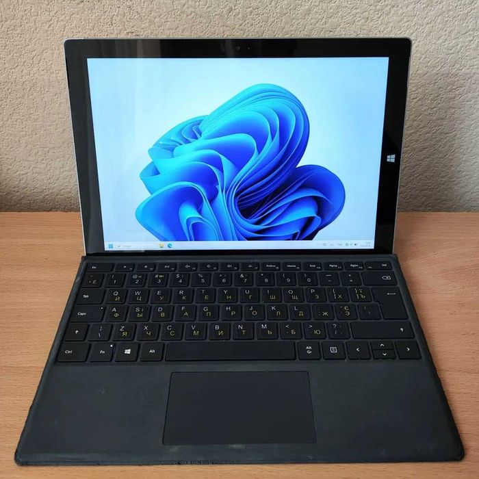 Планшет Microsoft Surface Pro 3 12.2" 2K/IPS ТАЧ i3-4020Y/4 Гб/128SSD