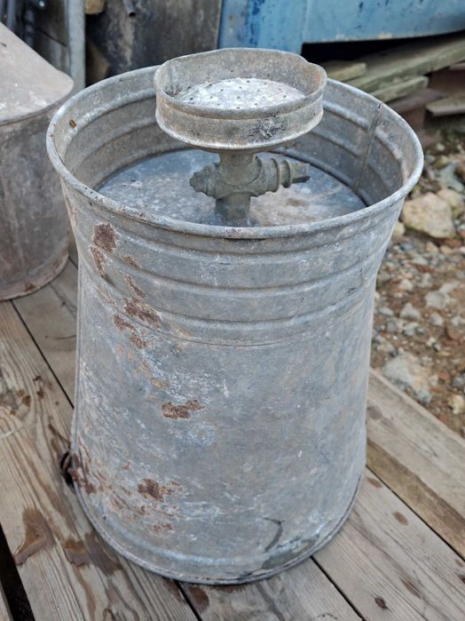 Duche galvanizado antigo para exterior