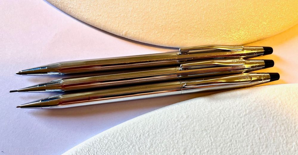 Caneta e 2 lapiseiras cromadas CROSS Classic Century Lustrous — 90€