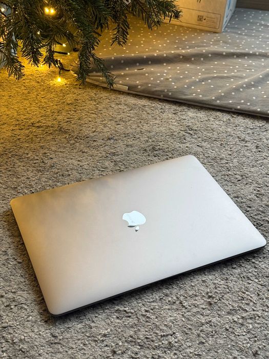 MacBook Air, 2018, i5, 8GB RAM