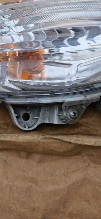 Mazda 3 III przedni lewy halogen kierunkowskaz 2013-
