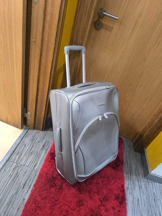 Mala de Viagem Prata de 23kgs