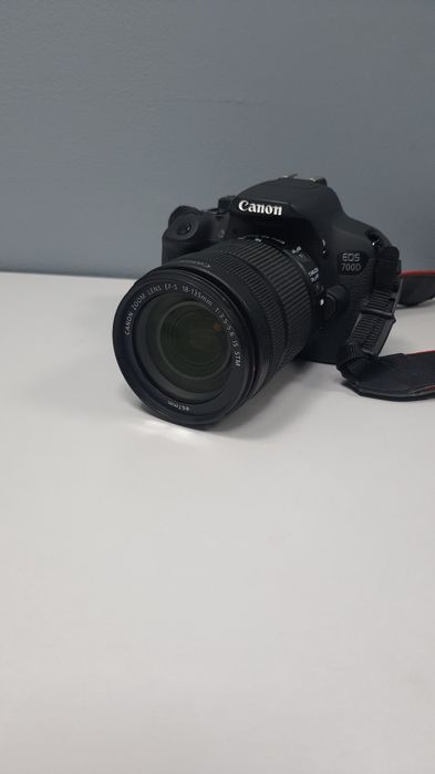 Фотоапарат Canon EOS  700D 18-55MM
