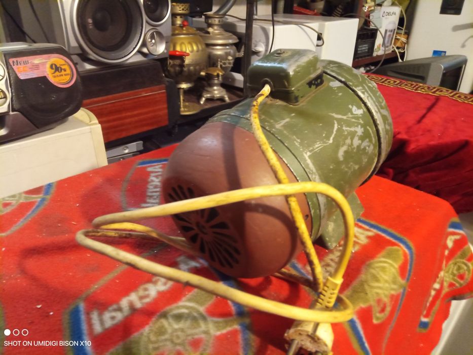 Мотор,электродвигатель на наждак или ещё для каких либо целей