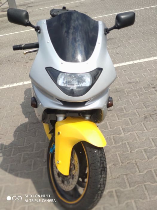 Продам Yamaha YZF 600R