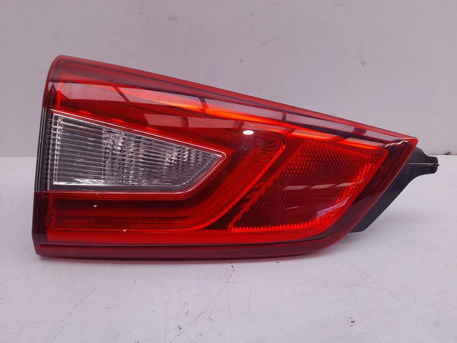 Farolim da mala esquerdo NISSAN Qashqai II (J11)