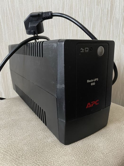 Безперебійник APC 650VA