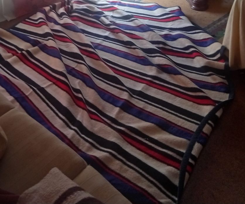 Cobertor 2 mão pouco usado