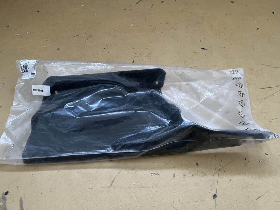 Шумоізоляція моторного відсіку Citroen C4