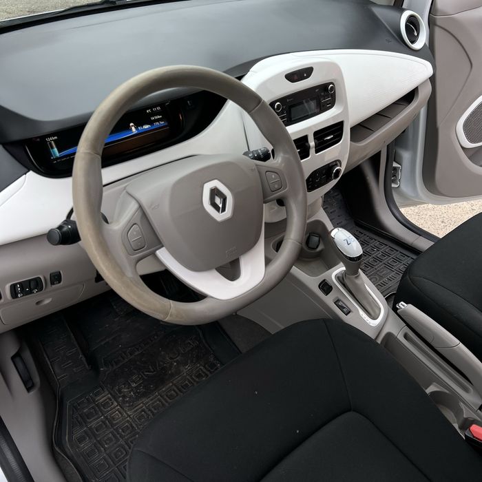Renault zoe 41 kwt 2019. Запас ходу 300км