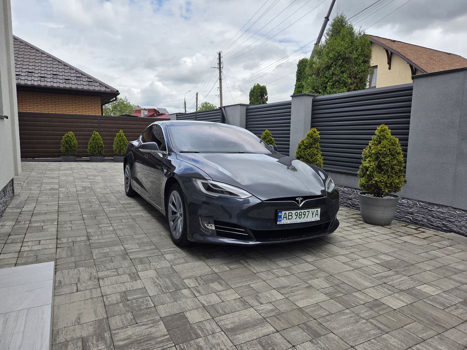 Tesla Model S 2018 75D
