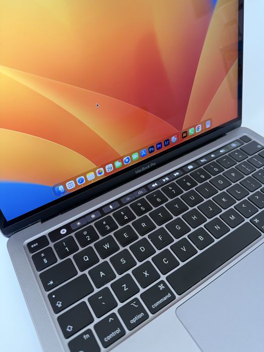 Macbook M1 Pro 256gb SSD 8gb Ram