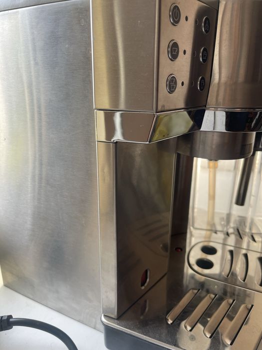 Кофеварка DeLonghi EC 850.M