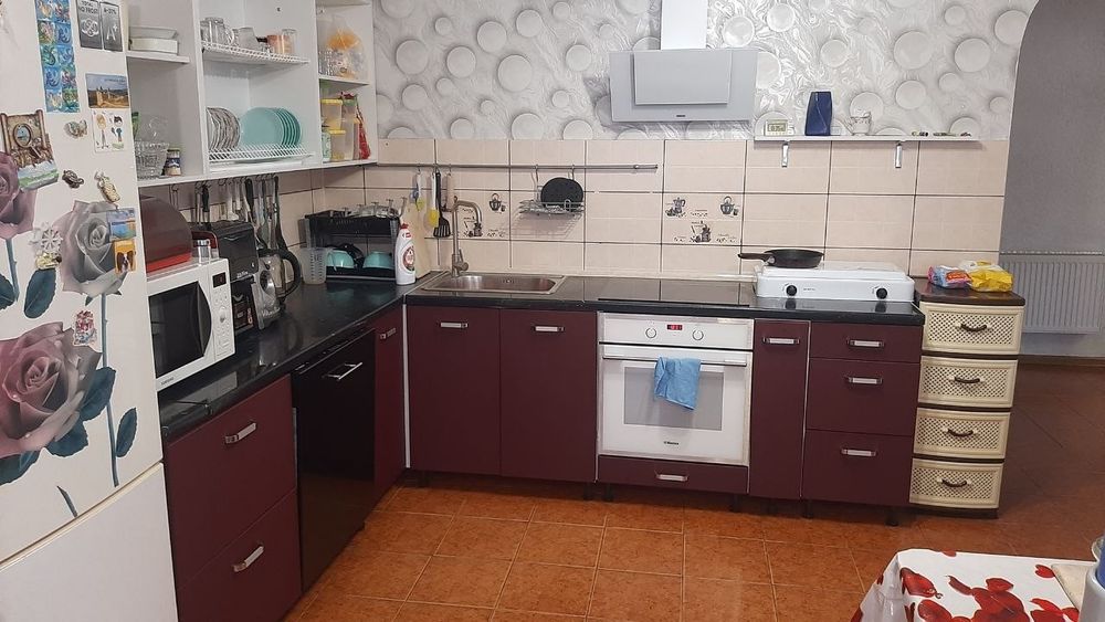 Продам частину  будинку