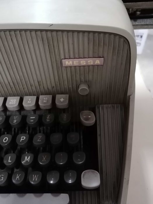 Máquina de escrever antiga