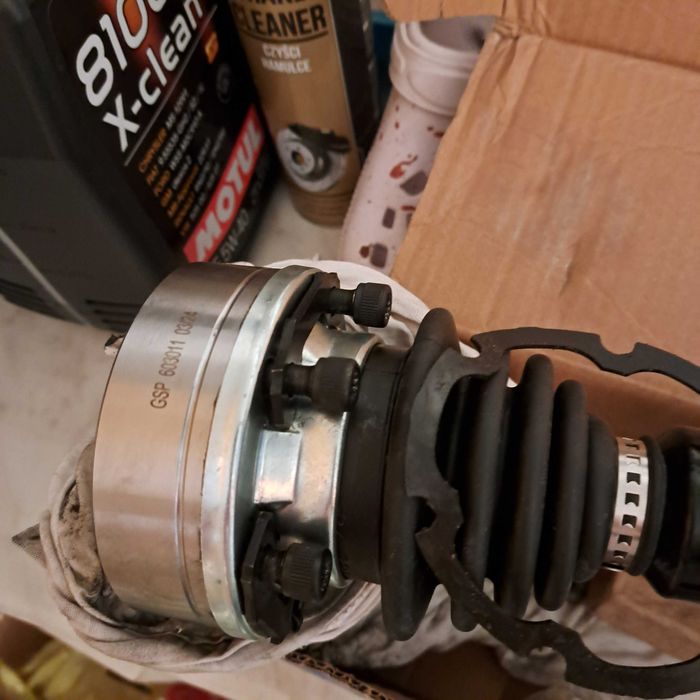 Półoś prawa VW Touran 1.9 TDI