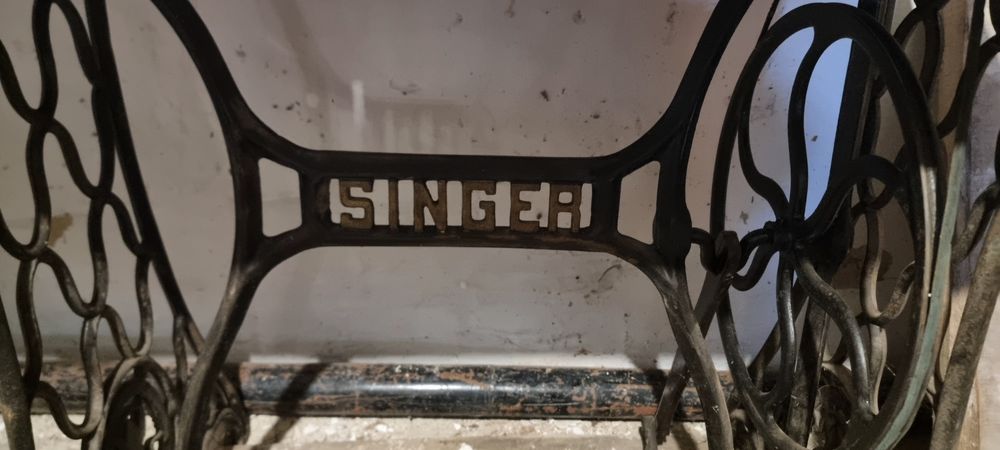 Швейна машина Singer