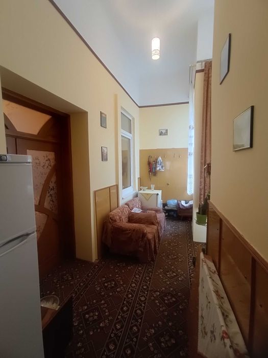 КВАРТИРА:94кв.м,ЦЕНТР,ІСТОРИЧНА ЗАБУДОВА,відмінний стан,підвал 45кв.м.