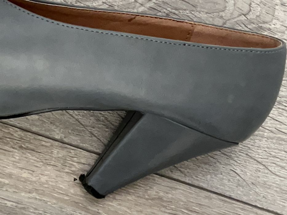 Sapatos de salto cinzentos 39