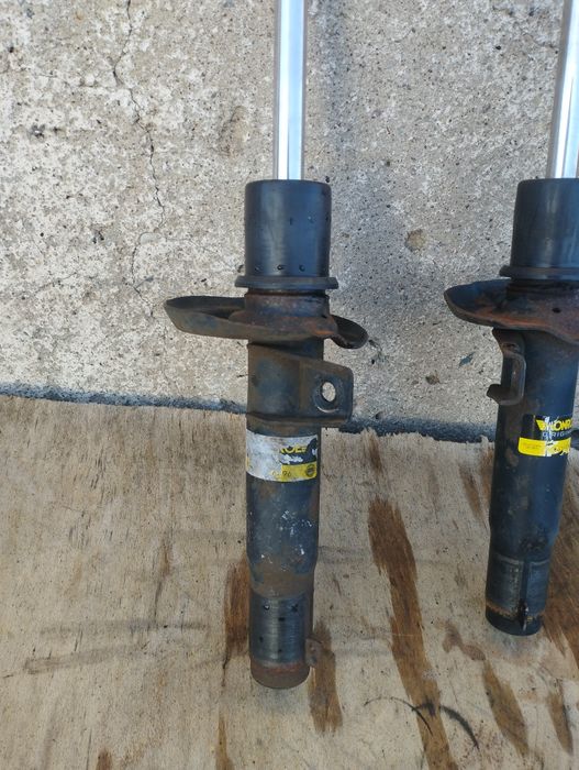 Передние стойки Skoda Octavia A5