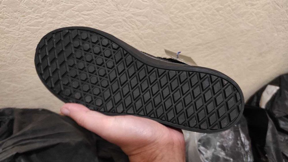 Кеды Vans черные зимние