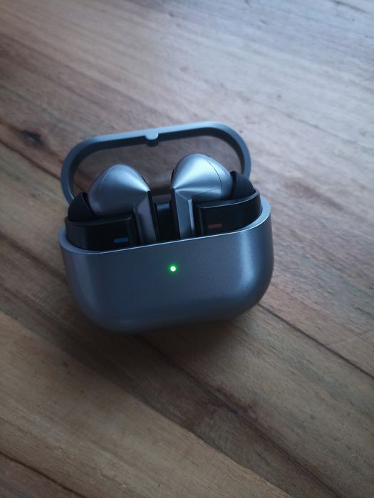 Навушникияк Samsung buds 3 pro