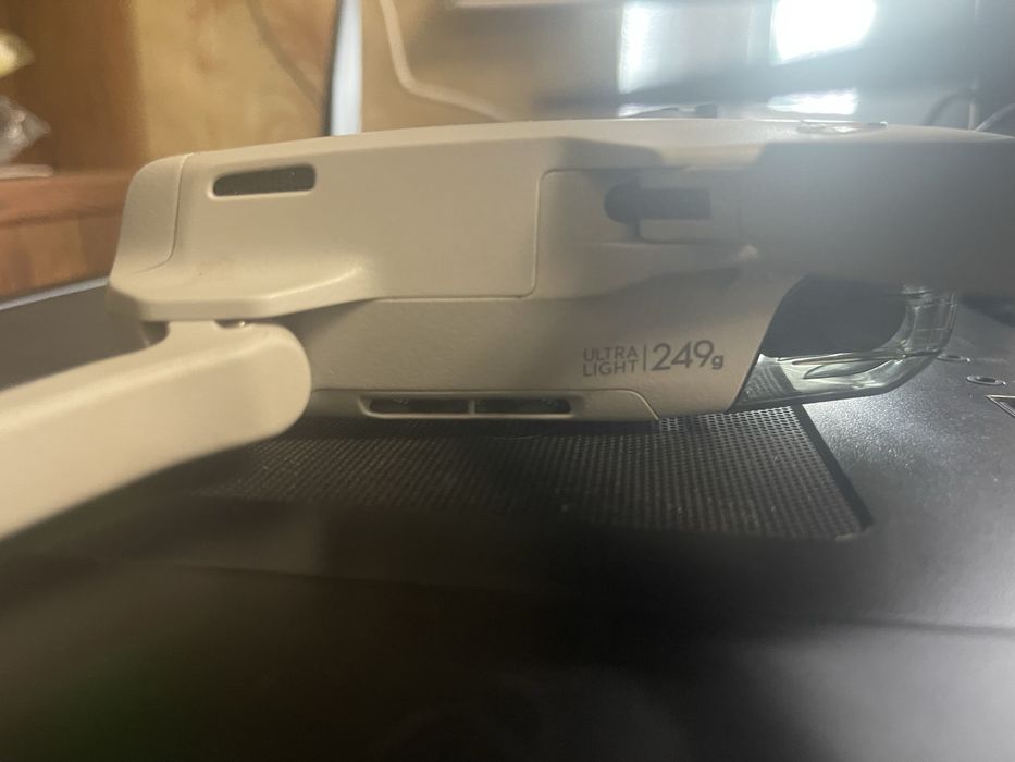 Дрон DJI Mini 2SE