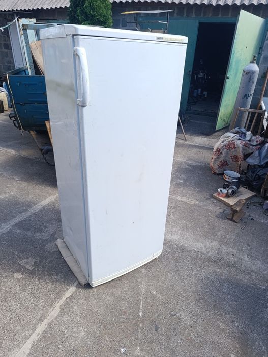 Продам морозильную камеру