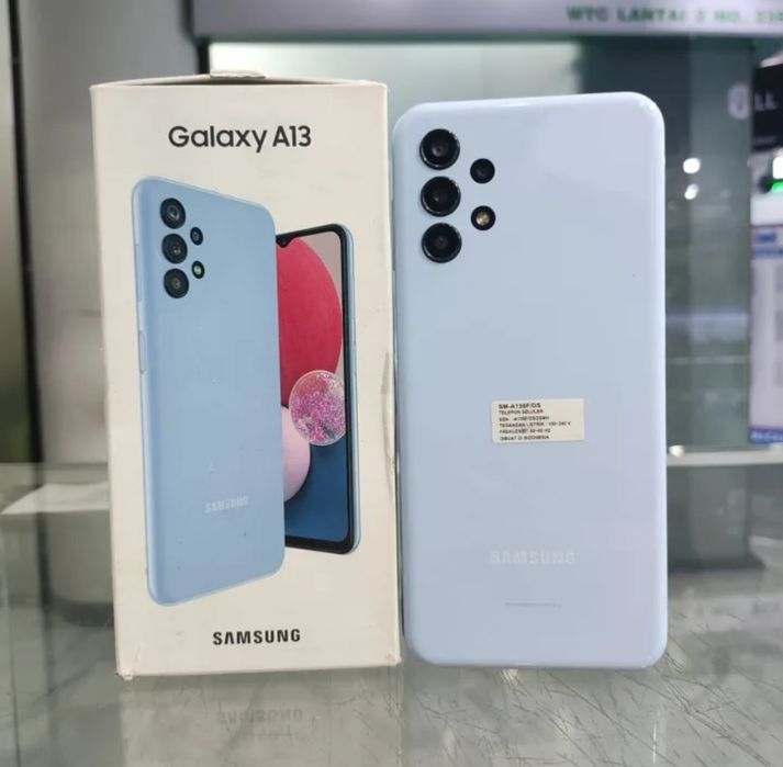 Samsung Galaxy A13 цвет синий.