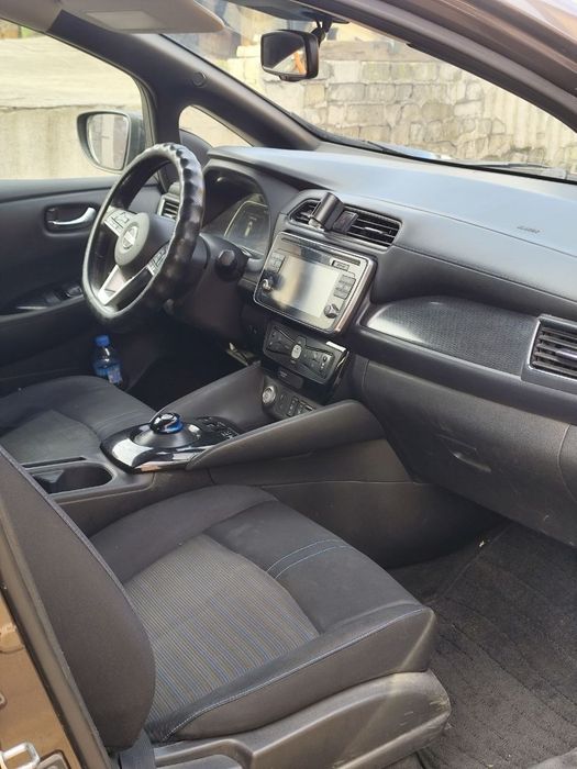 Продам Nissan leaf 2