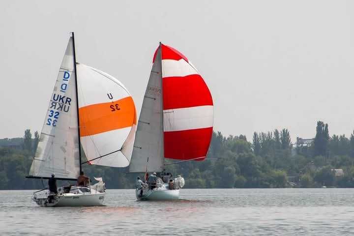 Продам парусно спортивную яхту