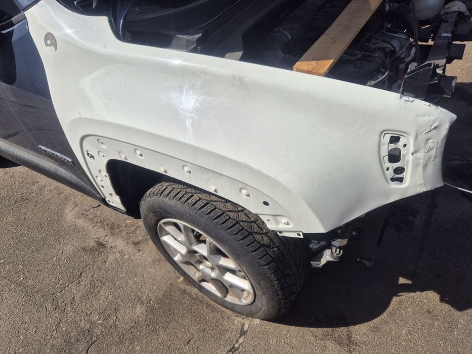 Крило праве оригінал Jeep Renegade