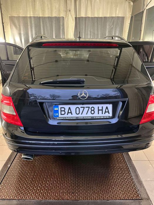 Мерседес c клас в гарному стані