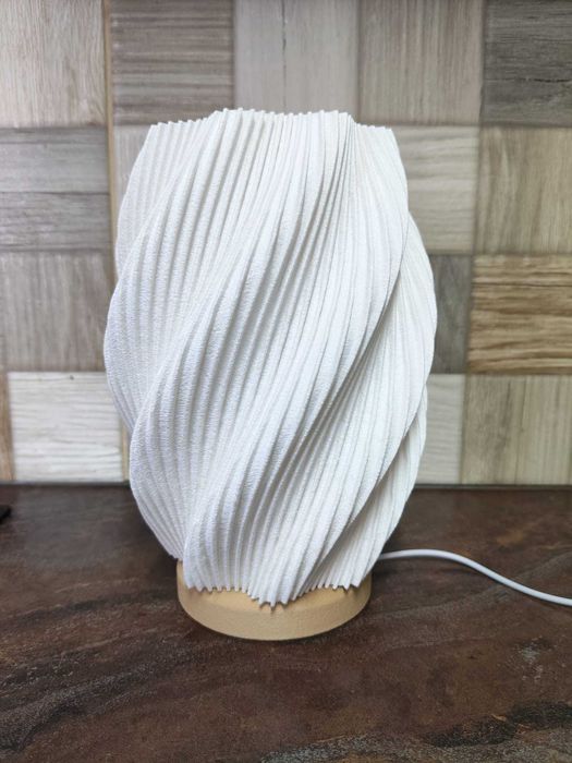 Candeeiro de Mesa 3D | Design Espiral Twisted