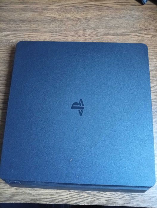 PlayStation 4 slim + 2 гри