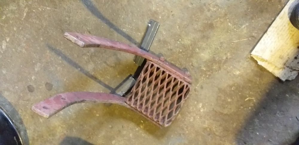 Stopień schodek metalowy