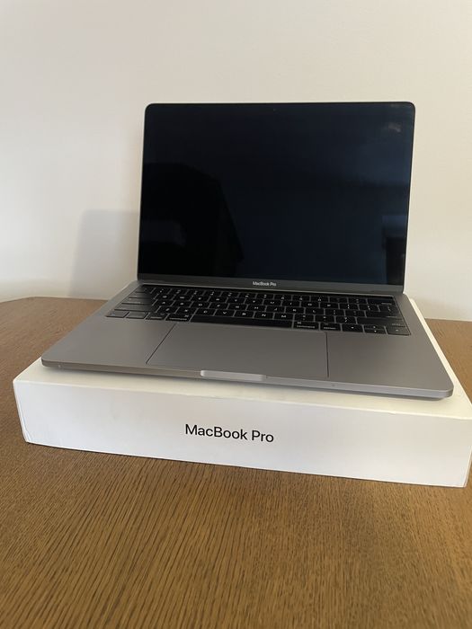 MacBook Pro 13, stan bardzo dobry