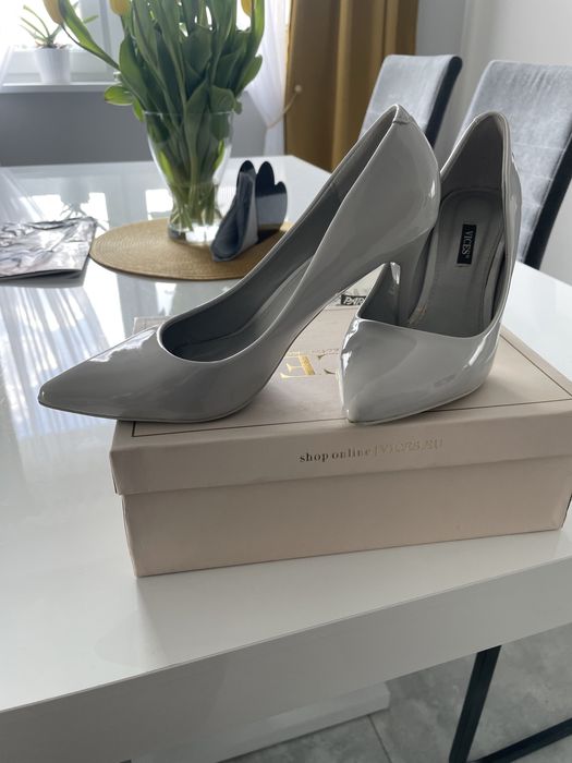Buty na obcasie 39 szare