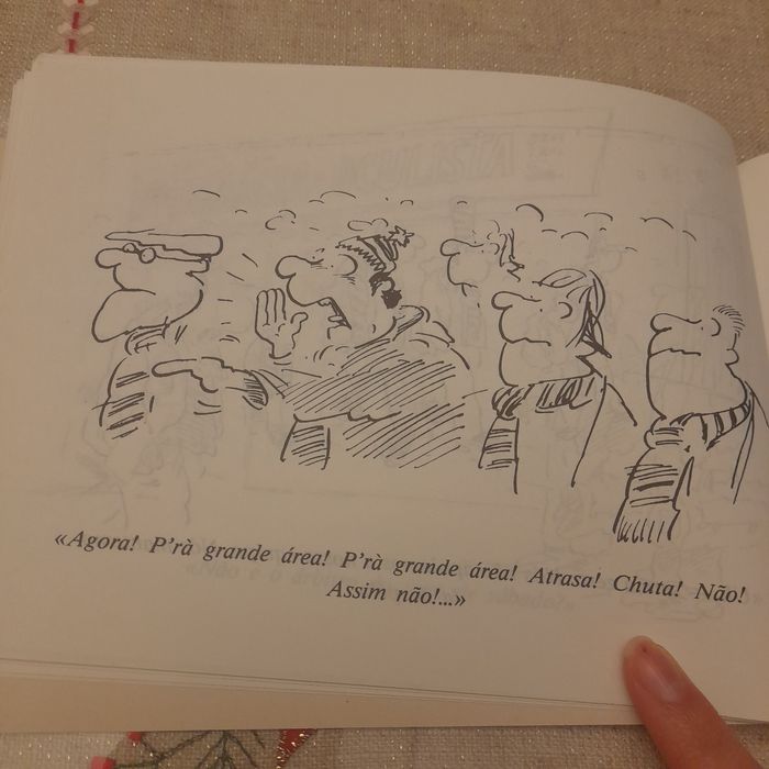 Livro "O Mundo Louco do Futebol"