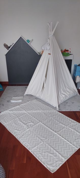 Tenda para criança + puff com 2 forras + capa de edredon