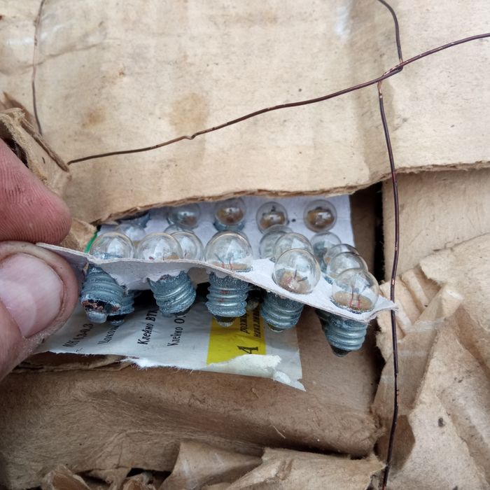 Лампочки 6,3v для фонарика .