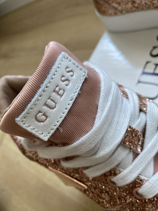 Sneakersy Guess r 39