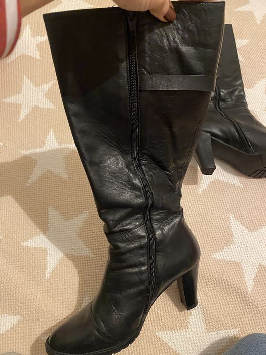 Botas pretas 39 praticamente novas