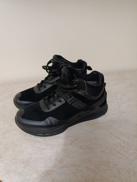 Продам черевики Puma