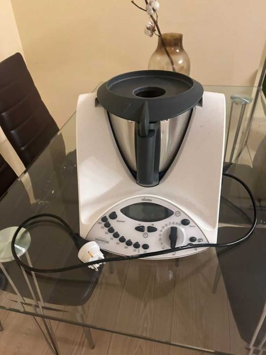 Thermomix TM31 (Bimby z Włoch) + Varoma i akcesoria + adapter
