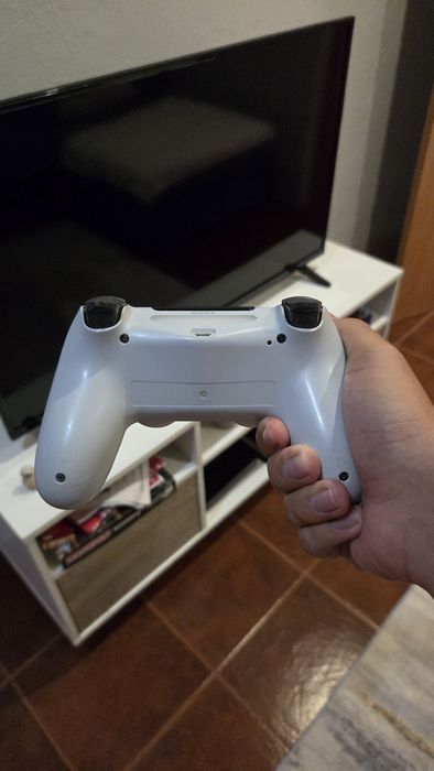 Comando ps4 branco