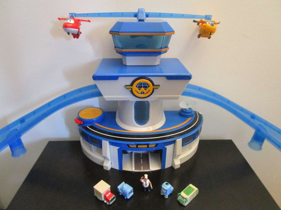 Aeroporto + 5 Mini Figuras Super Wings NOVAS, tudo original.
